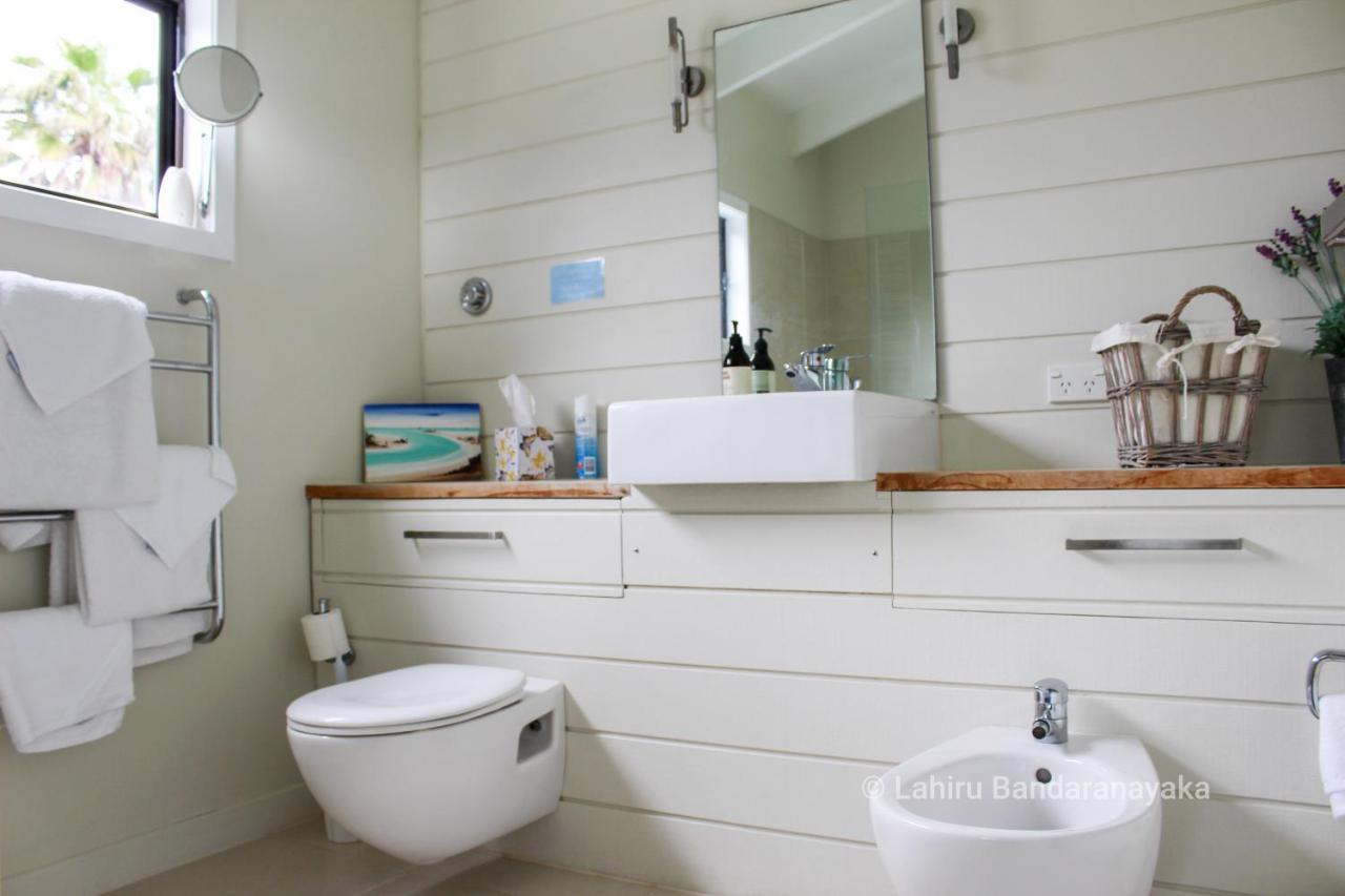 Le Chalet Waiheke Apartments Ostend Ngoại thất bức ảnh