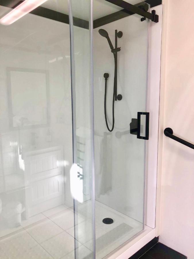 Le Chalet Waiheke Apartments Ostend Ngoại thất bức ảnh