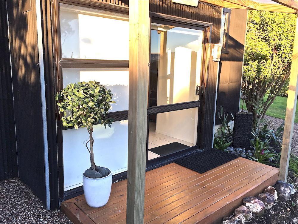 Le Chalet Waiheke Apartments Ostend Ngoại thất bức ảnh