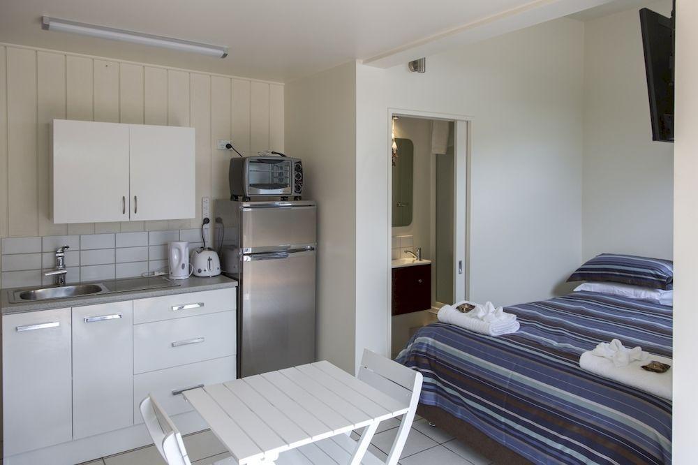 Le Chalet Waiheke Apartments Ostend Ngoại thất bức ảnh