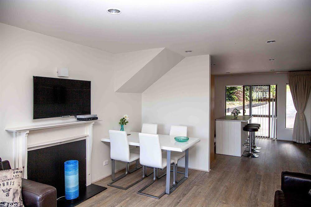 Le Chalet Waiheke Apartments Ostend Ngoại thất bức ảnh