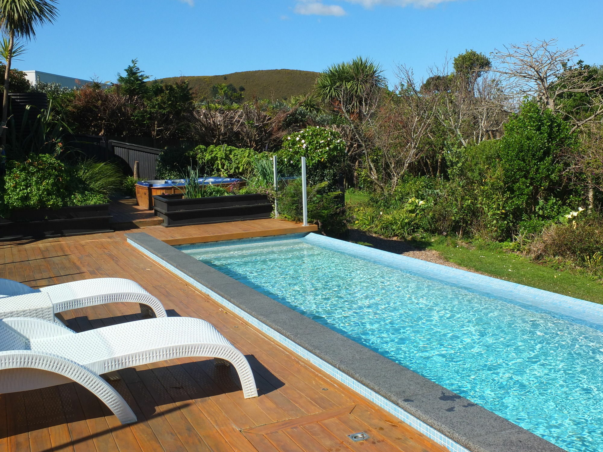 Le Chalet Waiheke Apartments Ostend Ngoại thất bức ảnh