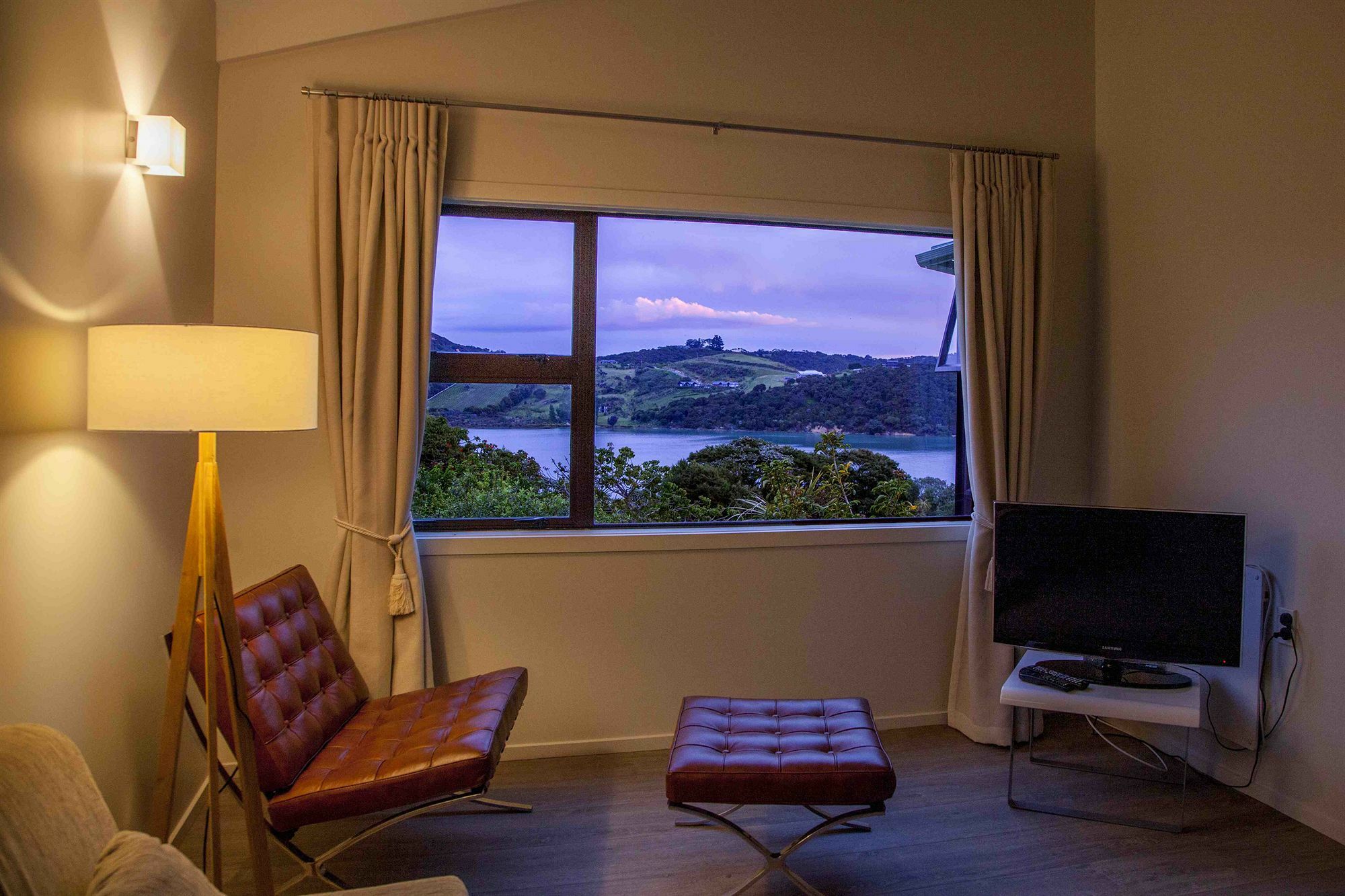 Le Chalet Waiheke Apartments Ostend Ngoại thất bức ảnh