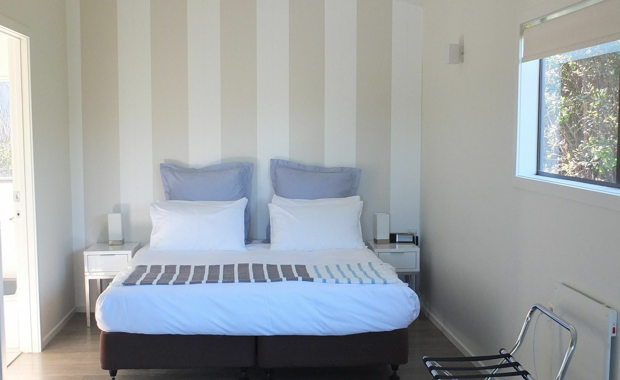 Le Chalet Waiheke Apartments Ostend Ngoại thất bức ảnh